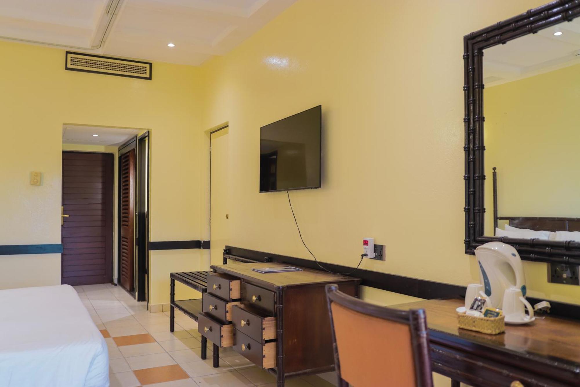 Mombasa Continental Resort Shanzu Exteriér fotografie